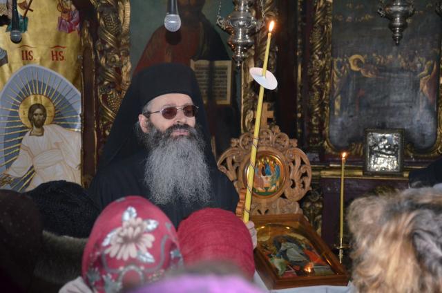 Mitropolitul Teofan la hramul Mănăstirii Bistriţa: „Dumnezeu nu poate să locuiască într-o minte stăpânită de conştiinţa luciferică a superiorităţii faţă de ceilalţi“