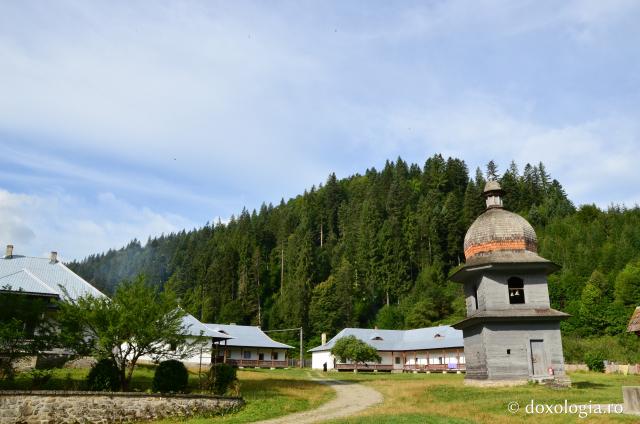 (Foto) Sihăstria Tarcăului, locul unde simplitatea a rămas o însuşire de căpetenie