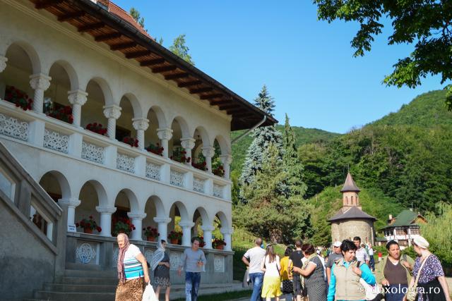 Prislop - Mănăstirea readusă la viață de Părintele Arsenie Boca (galerie FOTO)