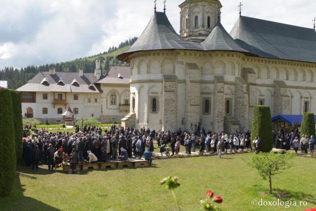 Prima Sfântă Liturghie în cinstea Sfântului Ierarh Iacob Putneanul, Mitropolitul Moldovei