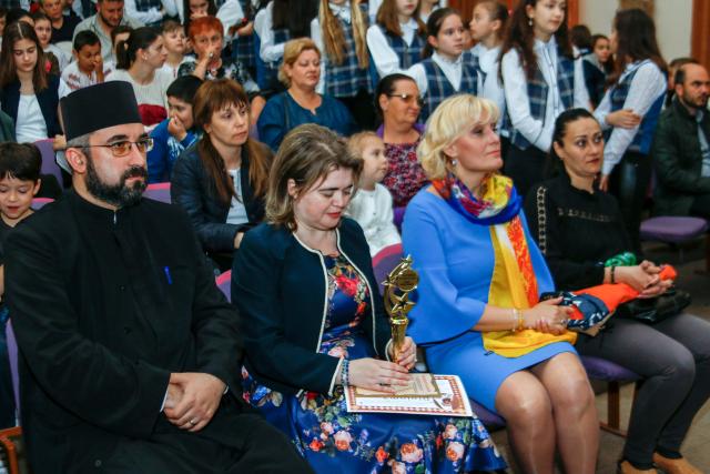 450 de participanţi în 8 ore de muzică la concursul „Din suflet de creştin“