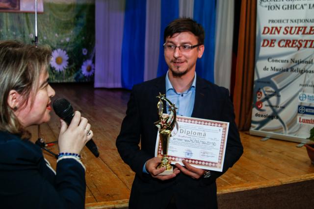450 de participanţi în 8 ore de muzică la concursul „Din suflet de creştin“