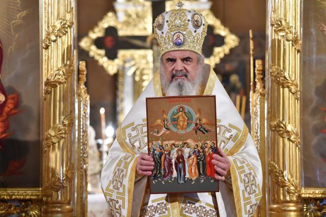 Părintele Patriarh Daniel a sfinţit catapeteasma Bisericii bucureștene „Domnița Bălașa”