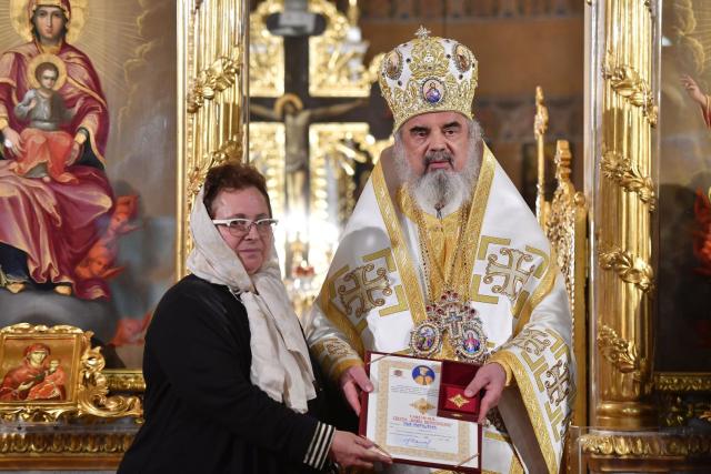 Părintele Patriarh Daniel a sfinţit catapeteasma Bisericii bucureștene „Domnița Bălașa”