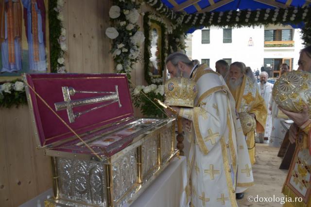 Prima Sfântă Liturghie în cinstea Sfântului Ierarh Iacob Putneanul, Mitropolitul Moldovei