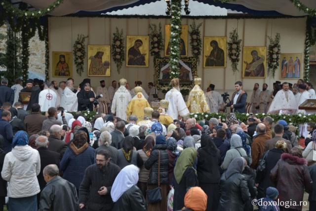 Prima Sfântă Liturghie în cinstea Sfântului Ierarh Iacob Putneanul, Mitropolitul Moldovei