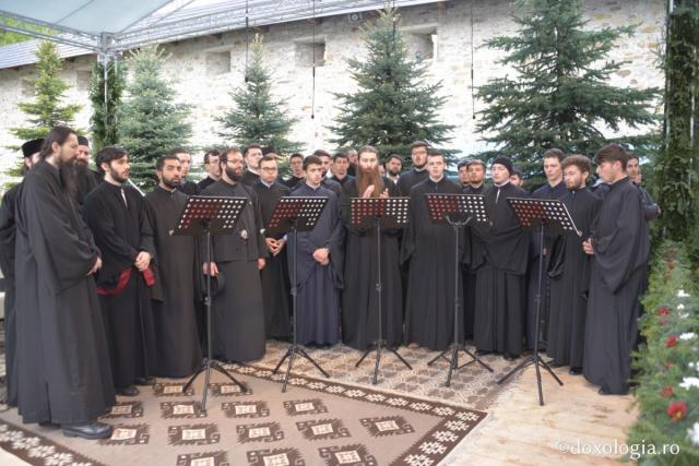 Prima Sfântă Liturghie în cinstea Sfântului Ierarh Iacob Putneanul, Mitropolitul Moldovei
