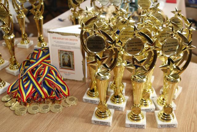 450 de participanţi în 8 ore de muzică la concursul „Din suflet de creştin“