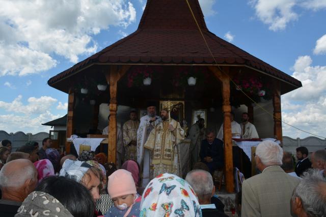 Sfinţiri de biserici în parohiile Găiceana şi Oprişiţa