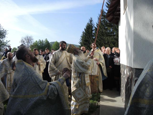 (Video) Resfințirea vechii biserici din Comuna Crăcăoani, județul Neamț