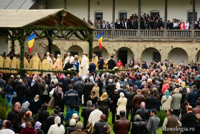 Hram la Mănăstirea Neamț: „Sărbătoarea Înălțării Domnului ne așază în starea de așteptare a Domnului Hristos”