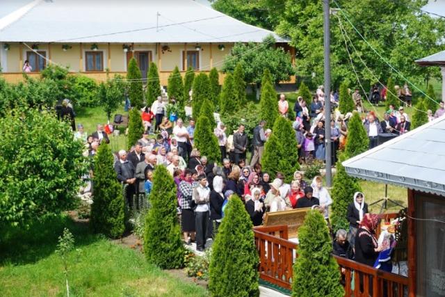 Momente de sărbătoare la Mănăstirea Şoldana