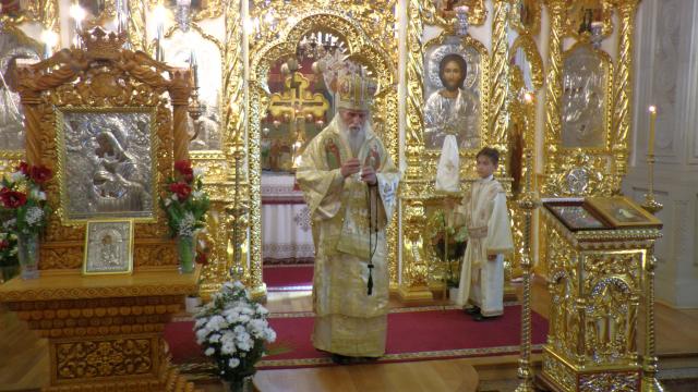 Liturghie arhierească la Mănăstirea Cămârzani