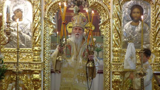 Liturghie arhierească la Mănăstirea Cămârzani