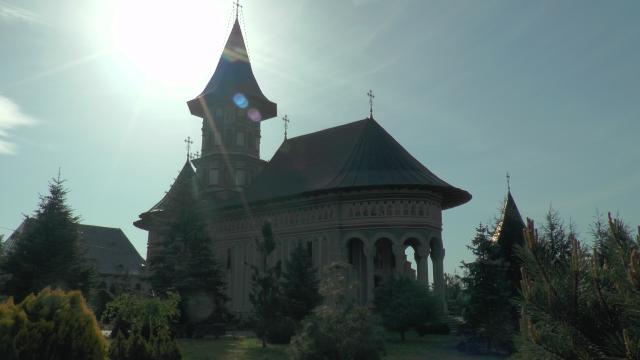 Liturghie arhierească la Mănăstirea Cămârzani