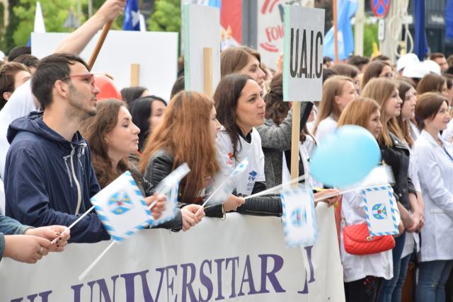 IPS Mitropolit Teofan, la „Marşul Absolventului“: „O persoană fericită este o persoană care mulţumeşte“