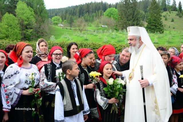 Patriarhul României a ajuns la Putna