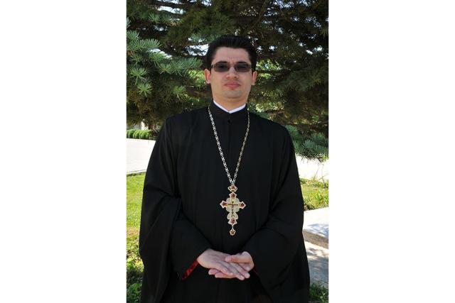 „Tinerii sunt asemenea pomilor: dacă nu au lângă ei un tutore drept, atunci cresc strâmb”