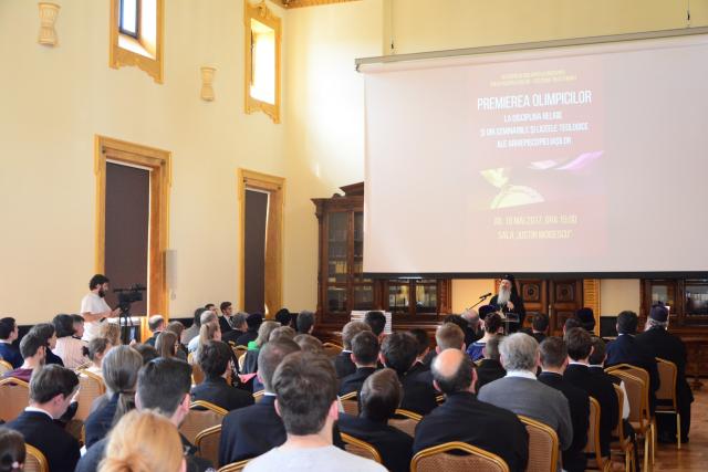 Elevii olimpici, premiaţi de IPS Părinte Mitropolit Teofan