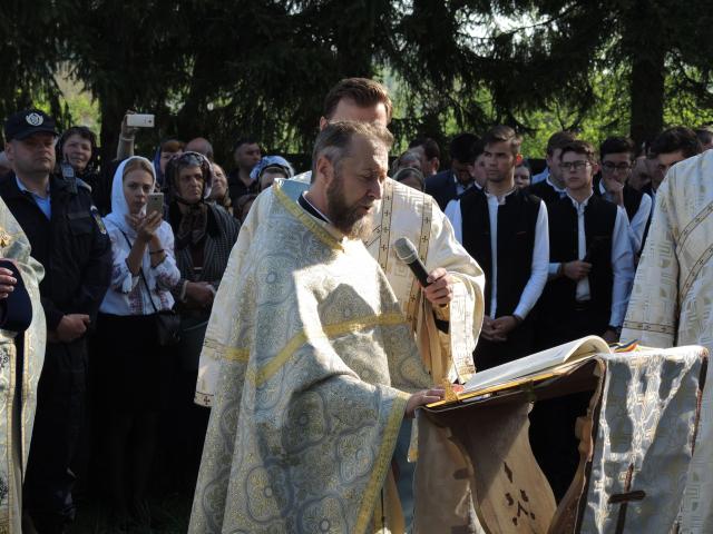 Resfințire de biserică la Crăcăoani: „Biserica este spitalul unde Doctorul este Dumnezeu”