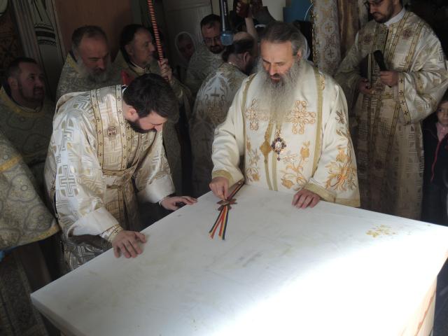 Resfințire de biserică la Crăcăoani: „Biserica este spitalul unde Doctorul este Dumnezeu”