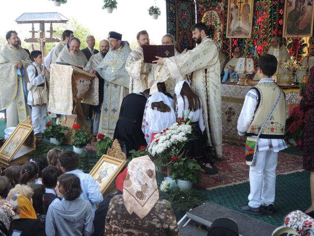 Resfințire de biserică la Crăcăoani: „Biserica este spitalul unde Doctorul este Dumnezeu”