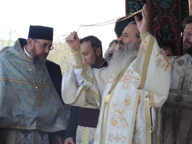 Resfințire de biserică la Crăcăoani: „Biserica este spitalul unde Doctorul este Dumnezeu”