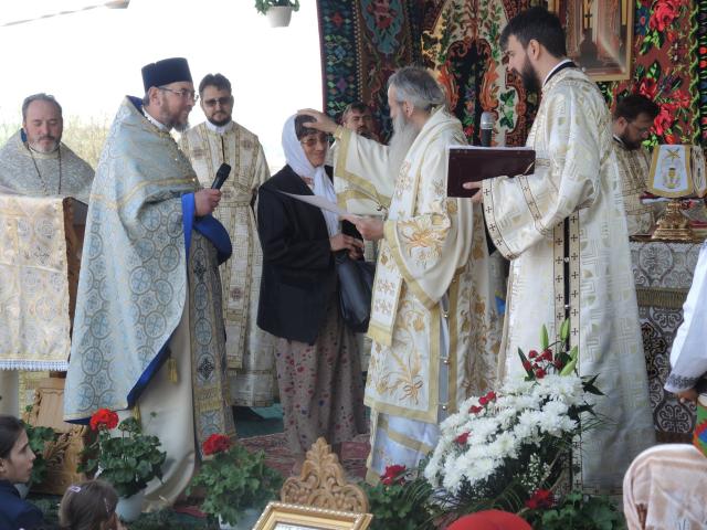 Resfințire de biserică la Crăcăoani: „Biserica este spitalul unde Doctorul este Dumnezeu”