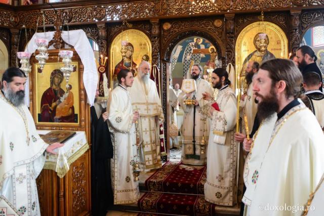 Prima Liturghie în cinstea Sfinților Sila, Paisie și Natan, la Sihăstria Putnei