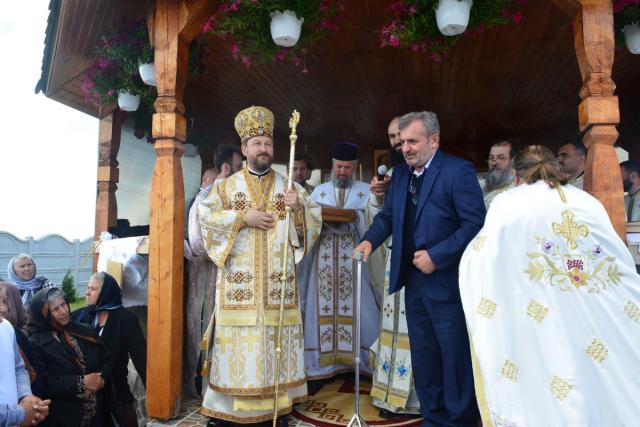 Sfinţiri de biserici în parohiile Găiceana şi Oprişiţa