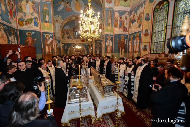 (Foto) Slujba de pomenire a Mitropolitului Iacob Putneanul și a Cuvioșilor Sila, Paisie și Natan