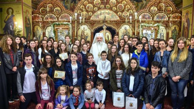 Patriarhul României binecuvintează și încurajează tinerii care susțin Examenul de Bacalaureat - 2017