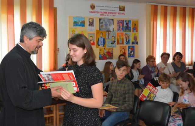 Festivitatea de premiere a concursului „Cuvânt şi culoare din suflet de copil“
