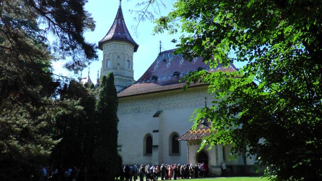 Ocrotitorul Sucevei, sărbătorit prin Liturghie arhierească și procesiune