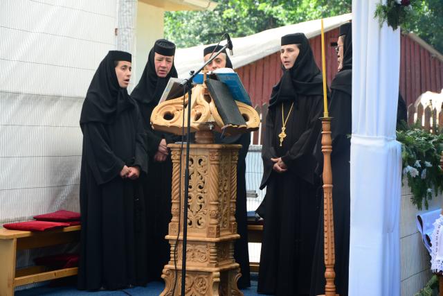 Mănăstirea Guranda din Botoșani și-a serbat hramul prin Liturghie arhierească