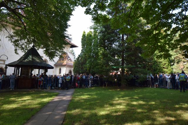 20.000 de pelerini s-au întâlnit cu Sfântul Ioan cel Nou la Suceava (GALERIE FOTO)