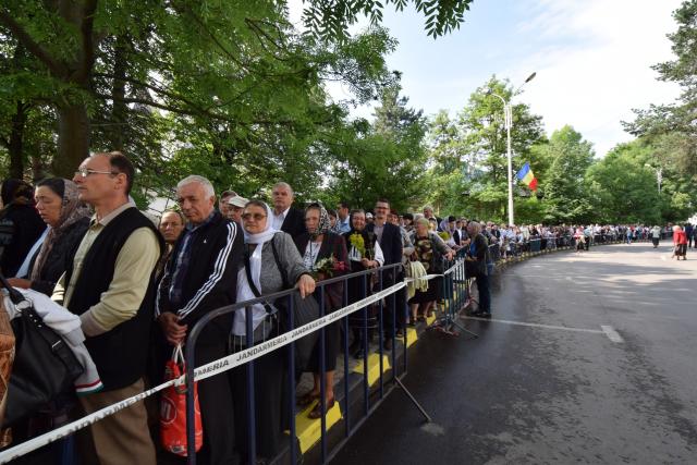 20.000 de pelerini s-au întâlnit cu Sfântul Ioan cel Nou la Suceava (GALERIE FOTO)