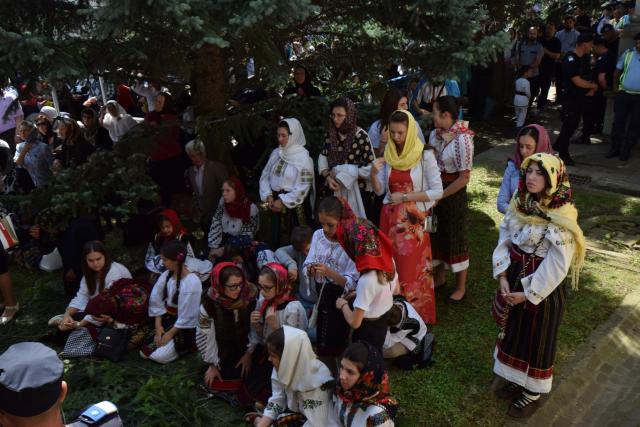 20.000 de pelerini s-au întâlnit cu Sfântul Ioan cel Nou la Suceava (GALERIE FOTO)