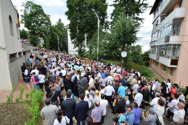 20.000 de pelerini s-au întâlnit cu Sfântul Ioan cel Nou la Suceava (GALERIE FOTO)