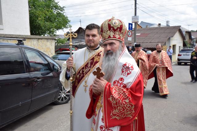 20.000 de pelerini s-au întâlnit cu Sfântul Ioan cel Nou la Suceava (GALERIE FOTO)