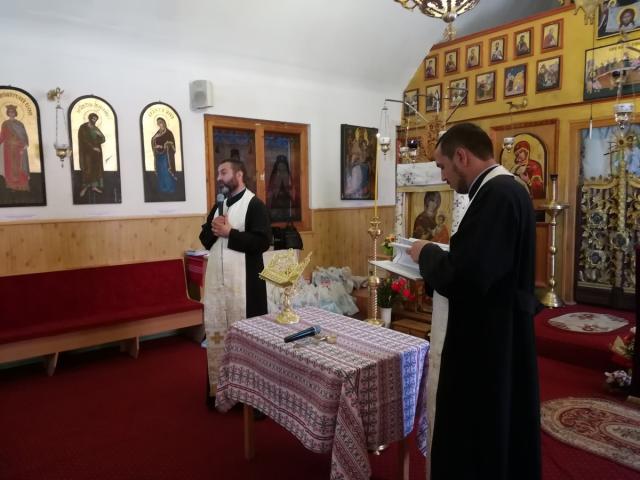 Elevii Şcolii „Mihail Sadoveanu“ din Bacău, premiaţi de Biserică