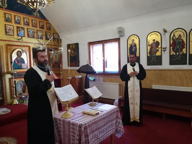 Elevii Şcolii „Mihail Sadoveanu“ din Bacău, premiaţi de Biserică
