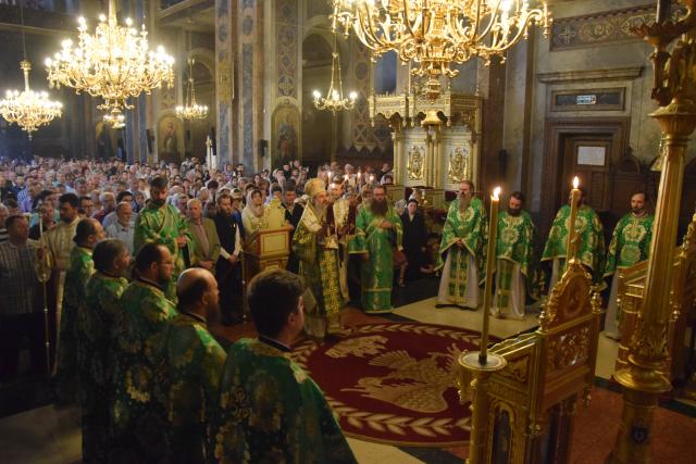 Sărbătoarea Rusaliilor la Catedrala mitropolitană din Iași: „Duhul Sfânt vine în viața omului care are smerenie și rugăciune”