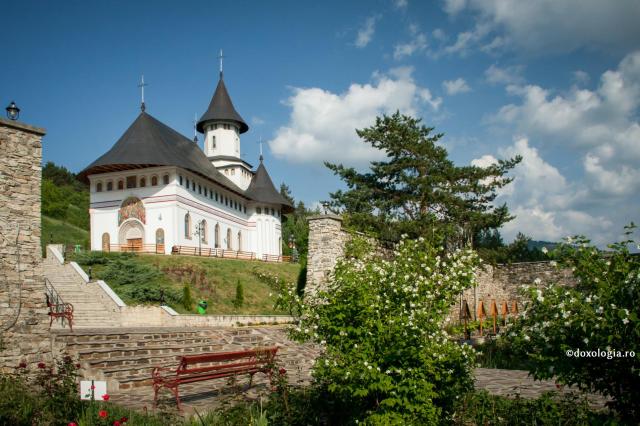 (Video) Testamentul sfinților români din biserica nouă a Pângăraţilor