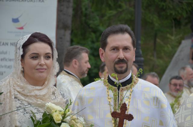 Procesiune cu sfinte moaște la Piatra Neamț, cu ocazia sărbătorii Nașterea Sfântului Ioan Botezătorul