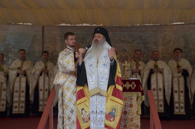 Procesiune cu sfinte moaște la Piatra Neamț, cu ocazia sărbătorii Nașterea Sfântului Ioan Botezătorul