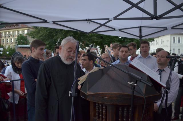 Procesiune cu sfinte moaște la Piatra Neamț, cu ocazia sărbătorii Nașterea Sfântului Ioan Botezătorul