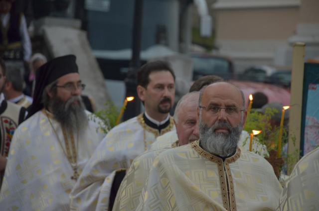 Procesiune cu sfinte moaște la Piatra Neamț, cu ocazia sărbătorii Nașterea Sfântului Ioan Botezătorul