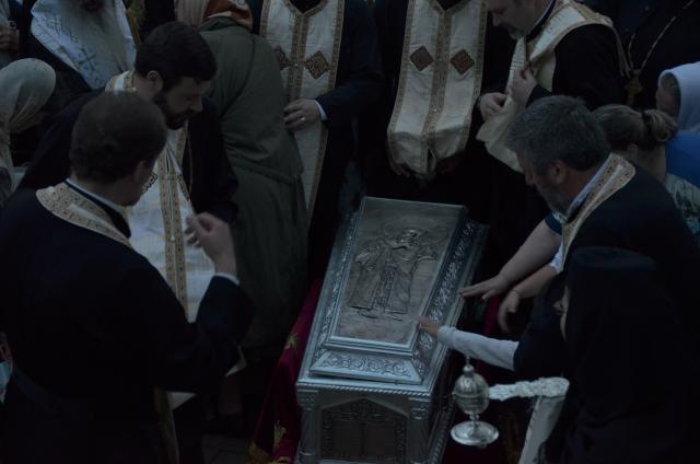 Procesiune cu sfinte moaște la Piatra Neamț, cu ocazia sărbătorii Nașterea Sfântului Ioan Botezătorul