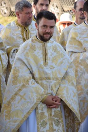 Biserica „Duminica Tuturor Sfinților” din satul Stânca, sfințită de IPS Mitropolit Teofan (GALERIE FOTO)
